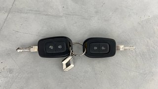 Used 2016 Renault Duster [2015-2019] 85 PS RxE 4X2 MT Diesel Manual extra CAR KEY VIEW