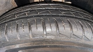 Used 2022 Renault Kwid 1.0 RXT AMT SCE Petrol Automatic tyres RIGHT FRONT TYRE TREAD VIEW