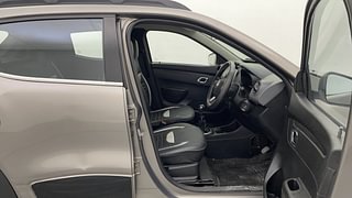 Used 2019 Renault Kwid [2015-2019] RXT Opt Petrol Manual interior RIGHT SIDE FRONT DOOR CABIN VIEW