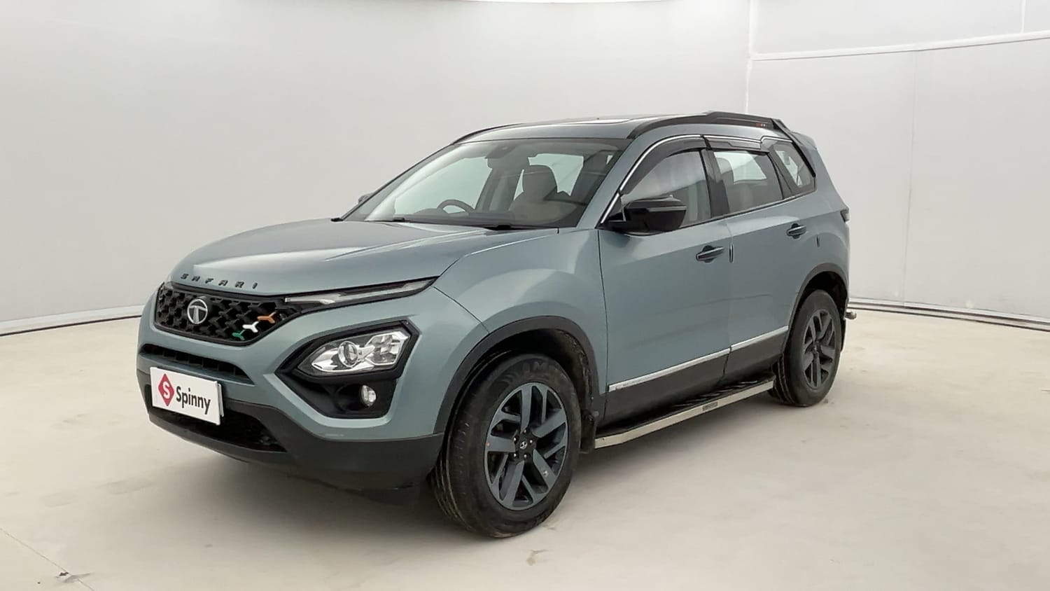 LEFT FRONT CORNER VIEW