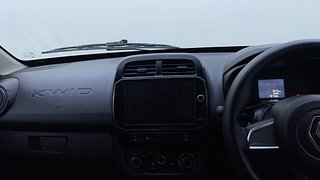 Used 2022 Renault Kwid 1.0 RXT AMT SCE Petrol Automatic interior MUSIC SYSTEM & AC CONTROL VIEW