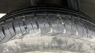 Used 2019 Renault Kwid [2015-2019] RXT Opt Petrol Manual tyres RIGHT REAR TYRE TREAD VIEW