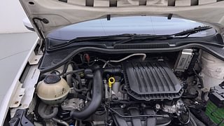 Used 2018 Volkswagen Polo [2018-2022] Comfortline 1.0L (P) Petrol Manual engine ENGINE RIGHT SIDE HINGE & APRON VIEW