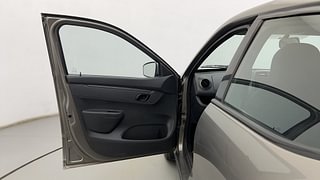 Used 2019 Renault Kwid [2015-2019] RXT Opt Petrol Manual interior LEFT FRONT DOOR OPEN VIEW