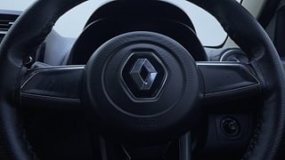 Used 2022 Renault Kwid 1.0 RXT AMT SCE Petrol Automatic top_features Airbags