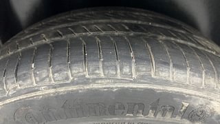 Used 2014 Volkswagen Polo [2010-2014] Highline1.2L (P) Petrol Manual tyres RIGHT REAR TYRE TREAD VIEW