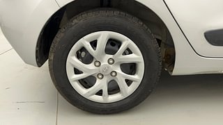 Used 2017 Hyundai Grand i10 [2017-2020] Sportz (O) 1.2 kappa VTVT Petrol Manual tyres RIGHT REAR TYRE RIM VIEW