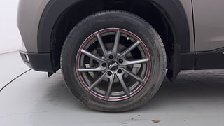 Used 2019 Nissan Kicks [2018-2020] XV Premium (O) Dual Tone Diesel Diesel Manual tyres LEFT FRONT TYRE RIM VIEW