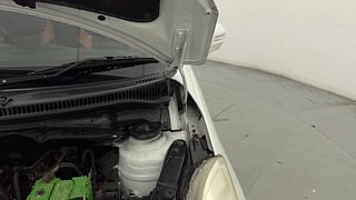 Used 2012 Maruti Suzuki Swift [2011-2017] ZXi Petrol Manual engine ENGINE LEFT SIDE HINGE & APRON VIEW
