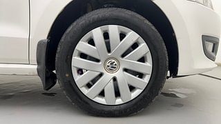 Used 2014 Volkswagen Polo [2010-2014] Highline1.2L (P) Petrol Manual tyres RIGHT FRONT TYRE RIM VIEW