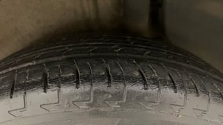 Used 2018 Maruti Suzuki Ignis [2017-2020] Zeta AMT Petrol Petrol Automatic tyres LEFT REAR TYRE TREAD VIEW