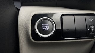 Used 2021 Kia Sonet HTX 1.0 iMT Petrol Manual top_features Keyless start