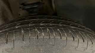 Used 2018 Maruti Suzuki Ignis [2017-2020] Zeta AMT Petrol Petrol Automatic tyres RIGHT FRONT TYRE TREAD VIEW