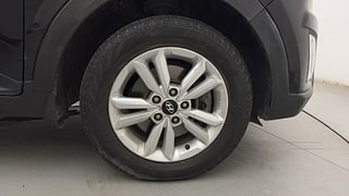 Used 2017 Hyundai Creta [2015-2018] 1.6 SX Plus Auto Petrol Petrol Automatic tyres RIGHT FRONT TYRE RIM VIEW
