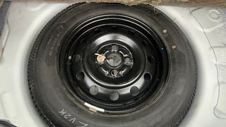 Used 2011 Maruti Suzuki Swift [2007-2011] VXi Petrol Manual tyres SPARE TYRE VIEW