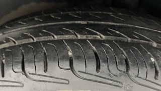 Used 2011 Maruti Suzuki Swift [2007-2011] VXi Petrol Manual tyres LEFT REAR TYRE TREAD VIEW