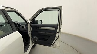 Used 2011 Maruti Suzuki Swift [2007-2011] VXi Petrol Manual interior RIGHT FRONT DOOR OPEN VIEW