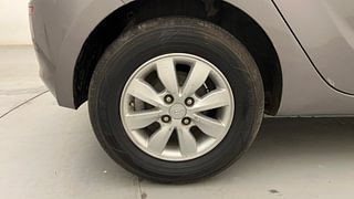 Used 2012 Hyundai i20 [2012-2014] Sportz 1.2 Petrol Manual tyres RIGHT REAR TYRE RIM VIEW