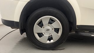 Used 2016 Mahindra XUV500 [2015-2018] W6 AT Diesel Automatic tyres RIGHT REAR TYRE RIM VIEW