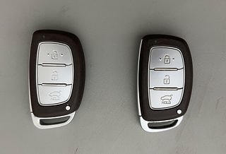 Used 2017 Hyundai Creta [2015-2018] 1.6 SX Plus Auto Petrol Petrol Automatic extra CAR KEY VIEW