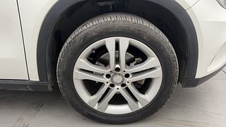 Used 2016 Mercedes-Benz GLA [2014-2017] 200 CDI Sport Diesel Automatic tyres RIGHT FRONT TYRE RIM VIEW