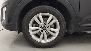 Used 2017 Hyundai Creta [2015-2018] 1.6 SX Plus Auto Petrol Petrol Automatic tyres LEFT FRONT TYRE RIM VIEW