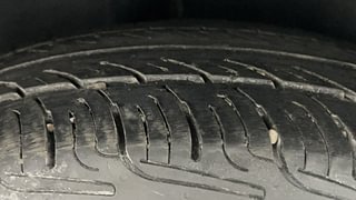 Used 2011 Maruti Suzuki Swift [2007-2011] VXi Petrol Manual tyres RIGHT REAR TYRE TREAD VIEW