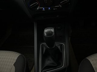 Used 2020 Hyundai Elite i20 [2018-2020] Sportz Plus 1.2 Petrol Manual interior GEAR  KNOB VIEW