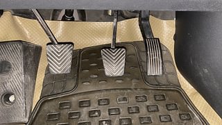 Used 2020 Hyundai Elite i20 [2018-2020] Sportz Plus 1.2 Petrol Manual interior PEDALS VIEW