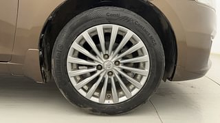 Used 2015 Maruti Suzuki Ciaz [2014-2017] ZDi+ Diesel Manual tyres RIGHT FRONT TYRE RIM VIEW