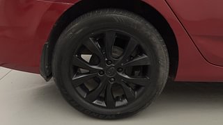 Used 2017 Hyundai Verna [2017-2020] 1.6 VTVT SX Petrol Manual tyres RIGHT REAR TYRE RIM VIEW