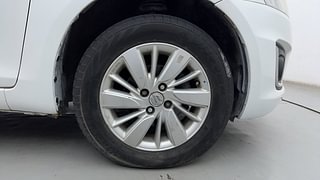 Used 2016 Maruti Suzuki Swift [2011-2017] ZXi Petrol Manual tyres RIGHT FRONT TYRE RIM VIEW