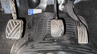 Used 2016 Maruti Suzuki Swift [2011-2017] ZXi Petrol Manual interior PEDALS VIEW