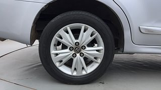 Used 2017 Toyota Innova Crysta [2016-2020] 2.8 ZX AT 7 STR Diesel Automatic tyres RIGHT REAR TYRE RIM VIEW