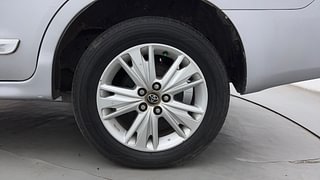 Used 2017 Toyota Innova Crysta [2016-2020] 2.8 ZX AT 7 STR Diesel Automatic tyres LEFT REAR TYRE RIM VIEW