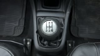 Used 2016 Maruti Suzuki Swift [2011-2017] ZXi Petrol Manual interior GEAR  KNOB VIEW