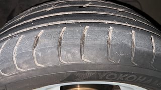 Used 2018 Mercedes-Benz GLA [2017-2020] 200d Sport Diesel Automatic tyres RIGHT FRONT TYRE TREAD VIEW