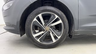 Used 2020 Tata Altroz XZ 1.2 Petrol Manual tyres LEFT FRONT TYRE RIM VIEW
