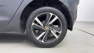 Used 2020 Tata Altroz XZ 1.2 Petrol Manual tyres LEFT REAR TYRE RIM VIEW