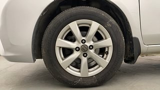 Used 2015 Nissan Sunny [2011-2014] XV Petrol Manual tyres LEFT FRONT TYRE RIM VIEW