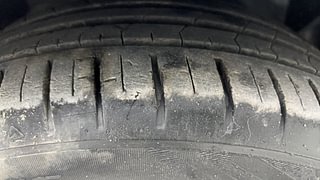 Used 2020 Ford Figo Aspire [2019-2021] Titanium 1.2 Ti-VCT Petrol Manual tyres RIGHT FRONT TYRE TREAD VIEW
