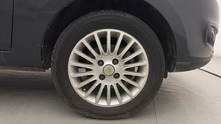 Used 2015 Tata Zest [2014-2019] XT Petrol Petrol Manual tyres RIGHT FRONT TYRE RIM VIEW