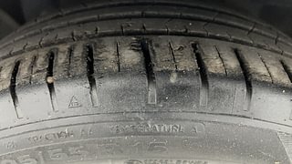 Used 2020 Ford Figo Aspire [2019-2021] Titanium 1.2 Ti-VCT Petrol Manual tyres LEFT FRONT TYRE TREAD VIEW