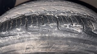 Used 2014 Hyundai Grand i10 [2013-2017] Sportz AT 1.2 Kappa VTVT Petrol Automatic tyres LEFT FRONT TYRE TREAD VIEW