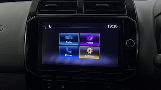 Used 2021 renault Kwid 1.0 RXT Opt Petrol Manual top_features Integrated (in-dash) music system
