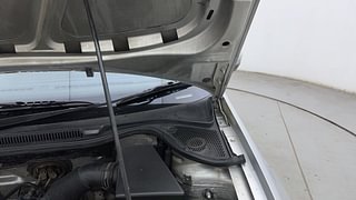 Used 2011 Volkswagen Polo [2010-2014] Comfortline 1.2L (P) Petrol Manual engine ENGINE LEFT SIDE HINGE & APRON VIEW