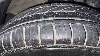 Used 2021 renault Kwid 1.0 RXT Opt Petrol Manual tyres RIGHT FRONT TYRE TREAD VIEW