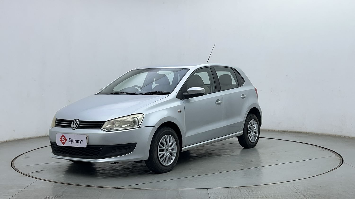 LEFT FRONT CORNER VIEW