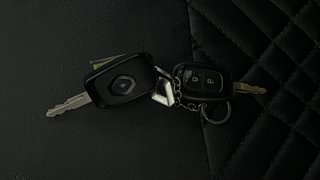 Used 2021 renault Kwid 1.0 RXT Opt Petrol Manual extra CAR KEY VIEW