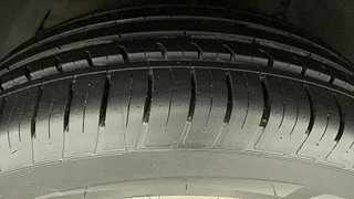 Used 2018 Mahindra XUV500 [2018-2021] W11 AT Diesel Automatic tyres LEFT FRONT TYRE TREAD VIEW